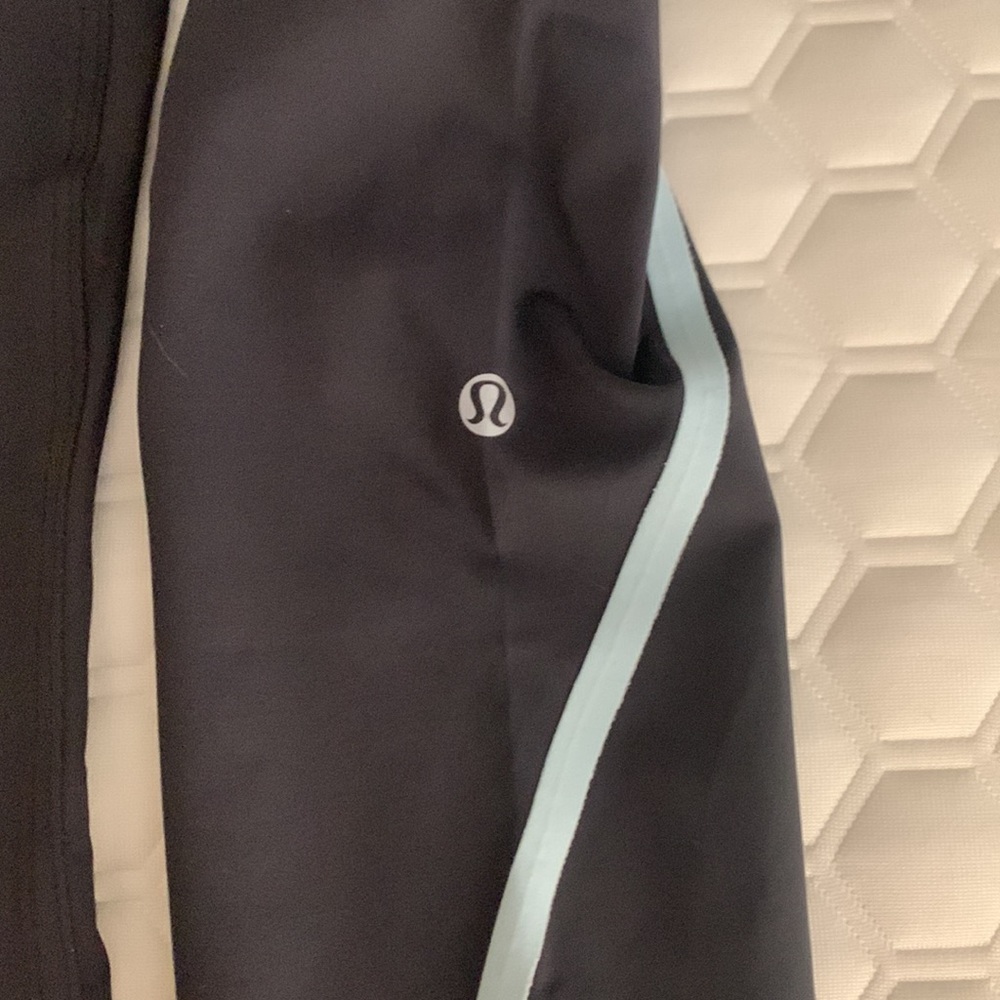 Lululemon pants - Picture 3 of 5